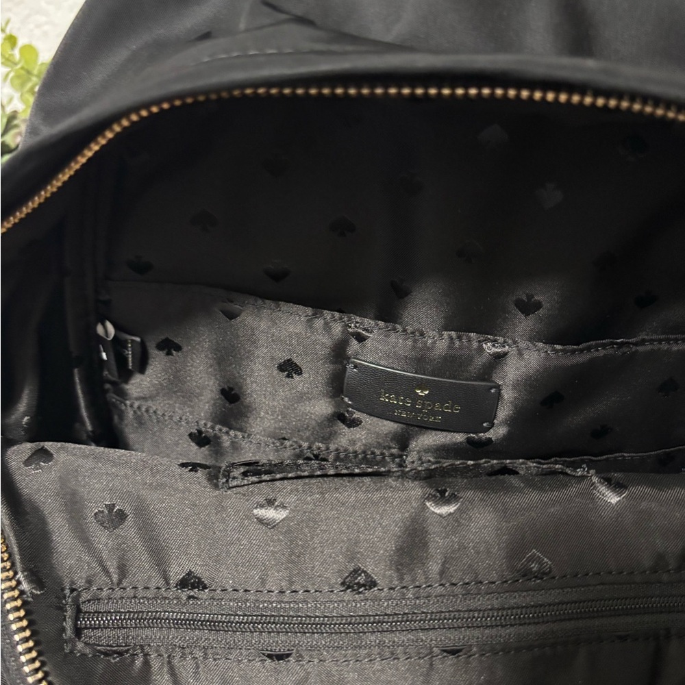 ♠️ Kate Spade Universal Backpack - Picture 6 of 9